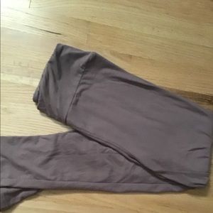 OS solid purple LuLaRoe leggings.